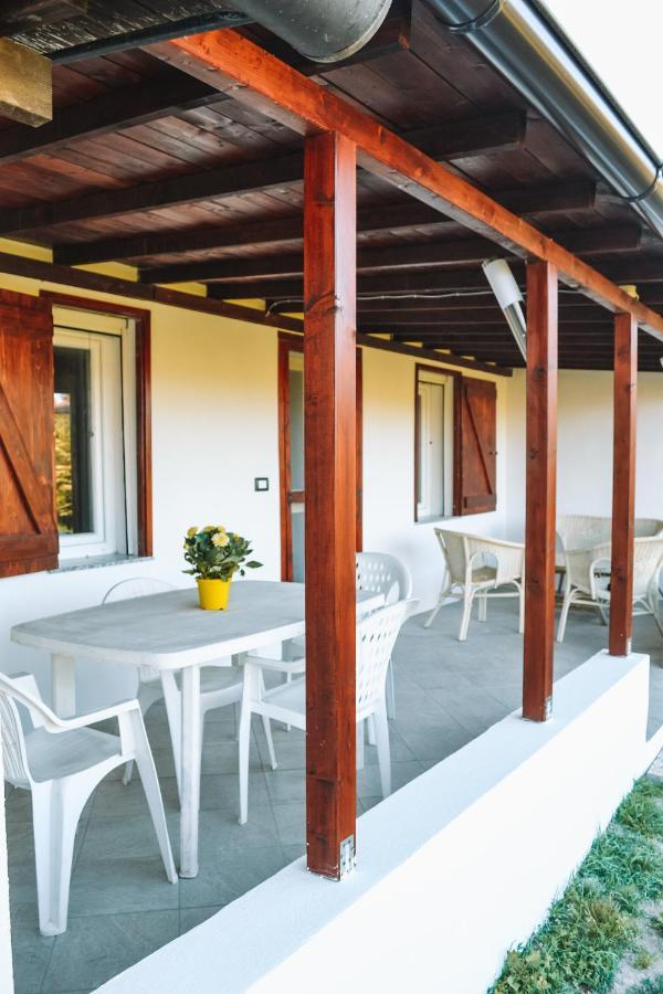 Villa Gladyr Lotzorai Bagian luar foto