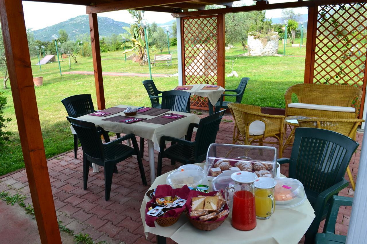 Villa Gladyr Lotzorai Bagian luar foto